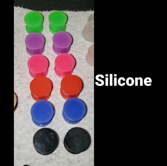 Large Bundle of 7/16 Plugs/Gauges - Picture 5 of 5